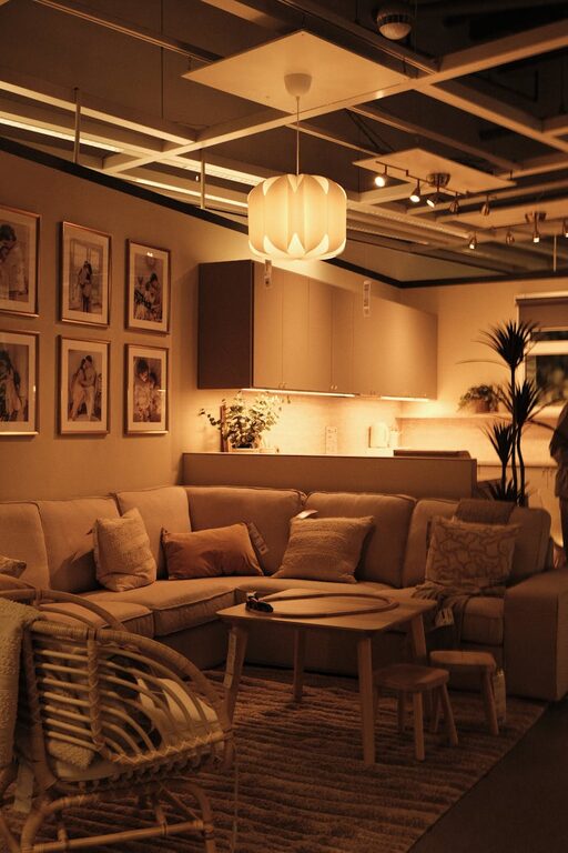 Simple Tips for Creating a Cozy and Inviting Living Space